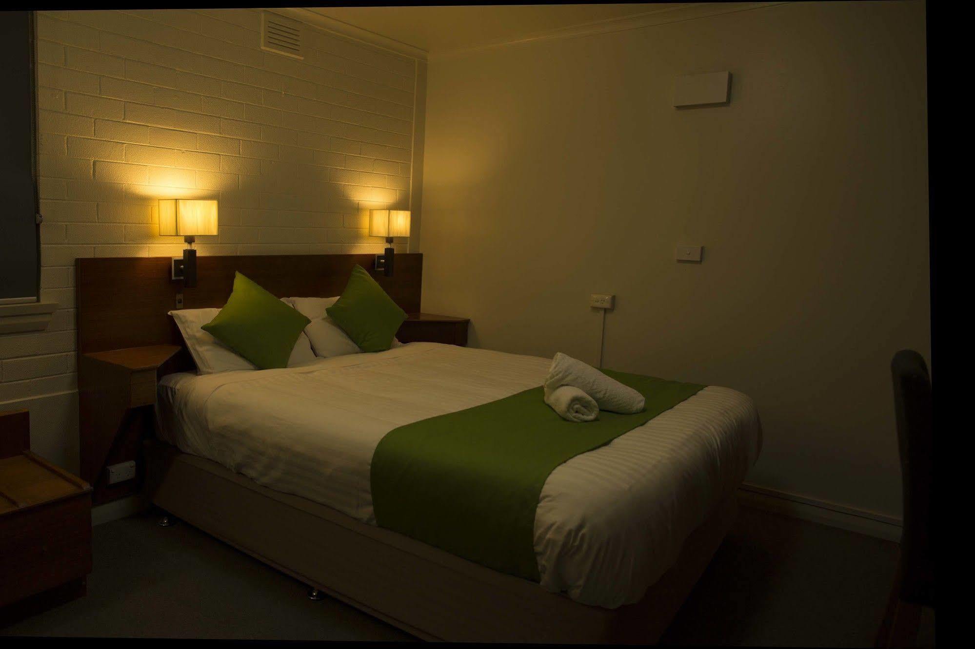 The Cornwall Historic Hotel Launceston Extérieur photo